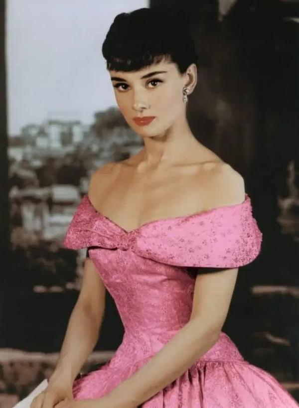 Audrey Hepburn Body Size